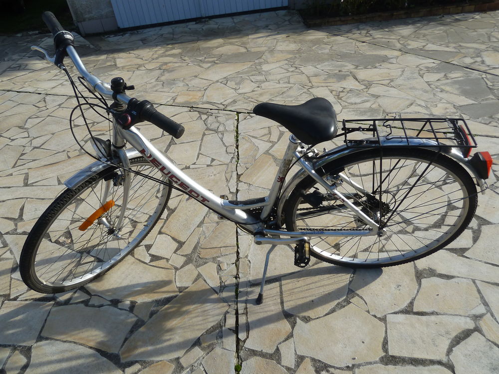 velo ville femme cadre alu marque PEUGEOT Vélos