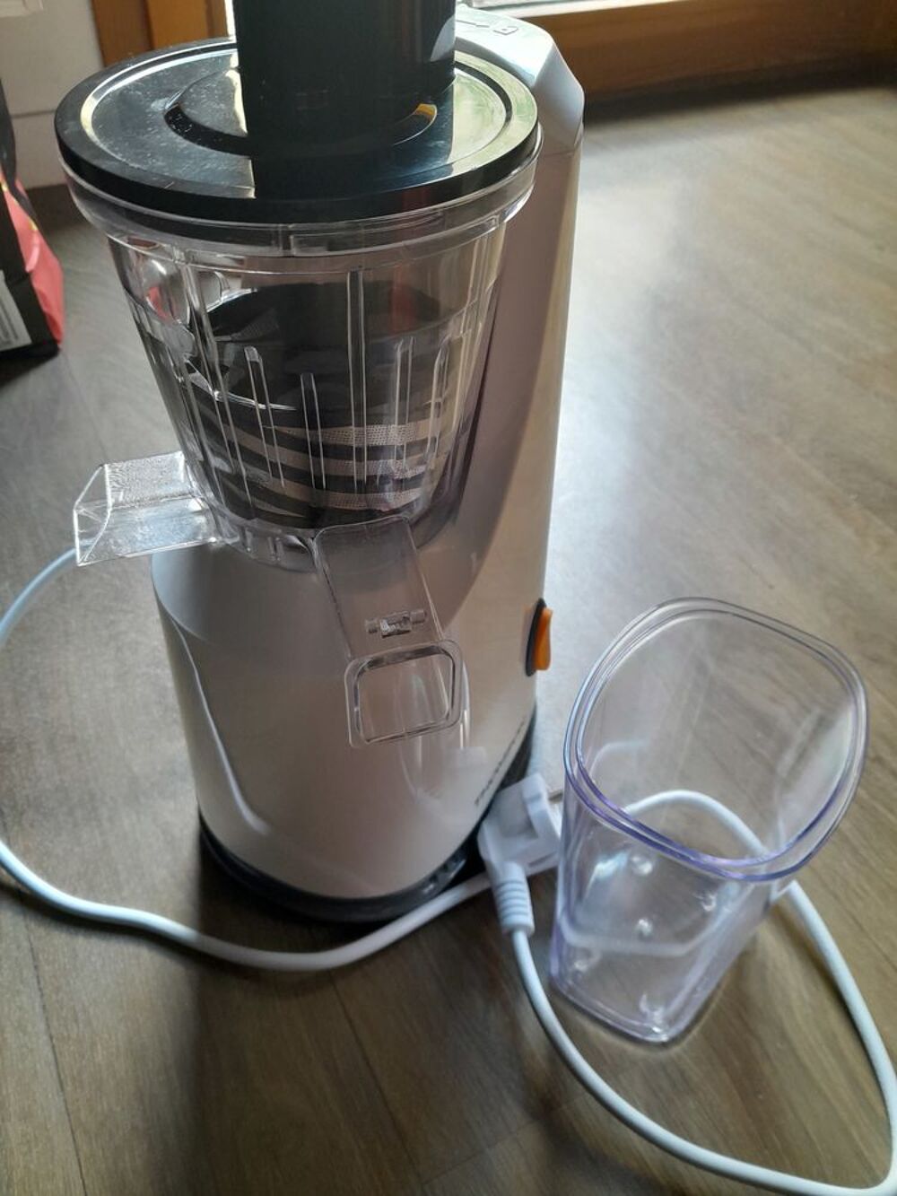 Extracteur de jus Thomson THJU8163 Electroménager