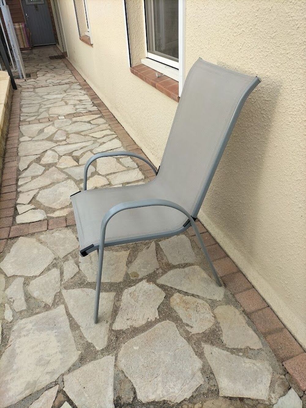 Fauteuils de terrasse ou jardin. Meubles