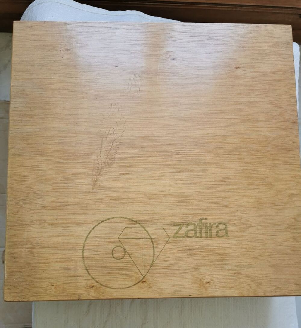 Bo&icirc;te de pr&eacute;sentation pour saphirs et diamants ZAFIRA Audio et hifi