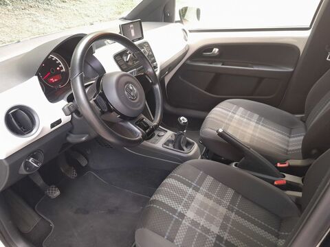 Volkswagen up 1.0 60 ! Club