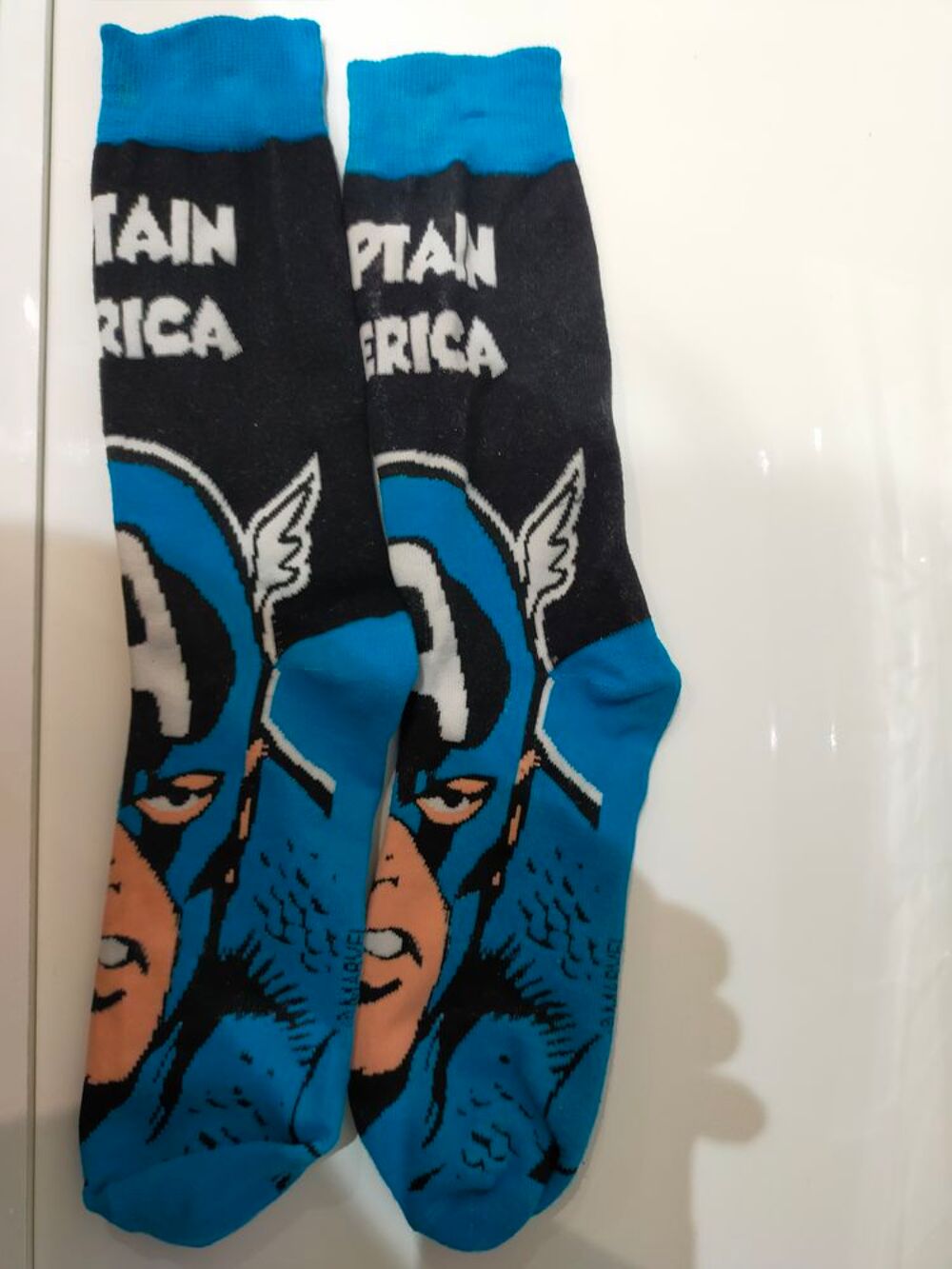 chaussettes adultes et montantes de marque " marvel-Captiane Vêtements
