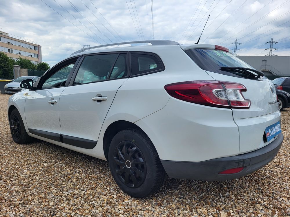 M&eacute;gane RENAULT MEGANE 3 ESTATE 1.5 DCI 110 CH BOITE AUTOMATIQUE 2011 occasion 78540 Vernouillet