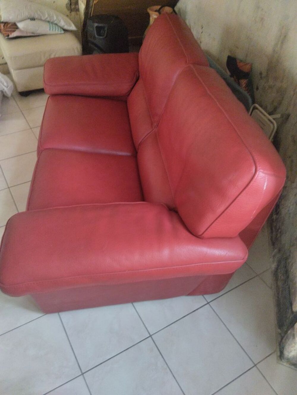 Canap&eacute; en cuir rouge Meubles
