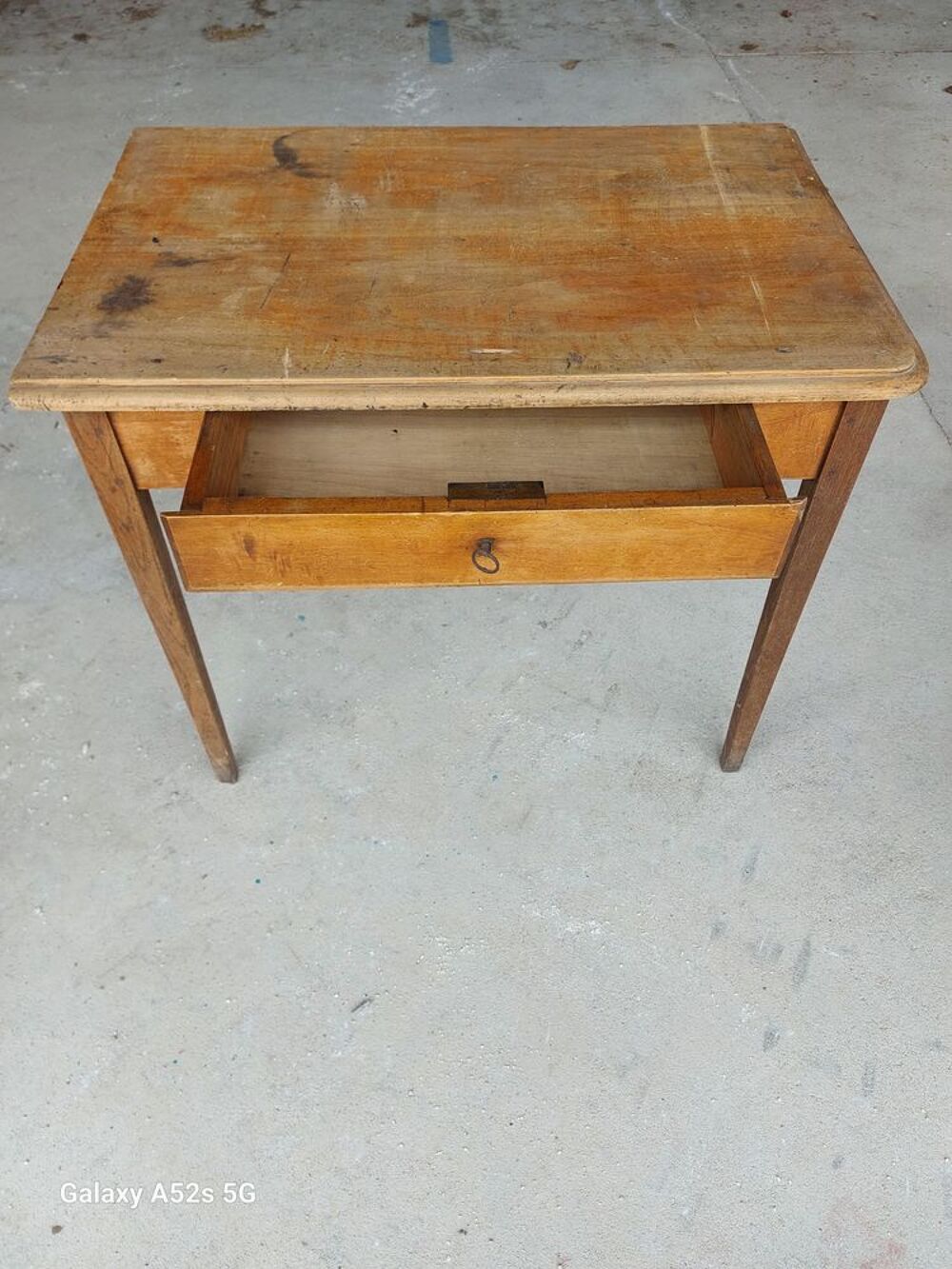 Petite table avec tiroir L85 cm l 55 cm H 73cm Meubles