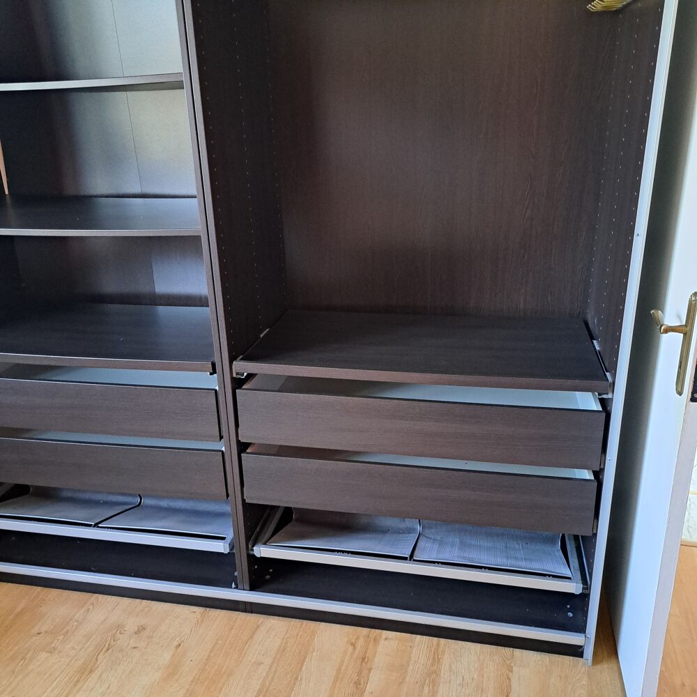 Dressing grande capacit&eacute; de qualit&eacute; bon &eacute;tat Meubles