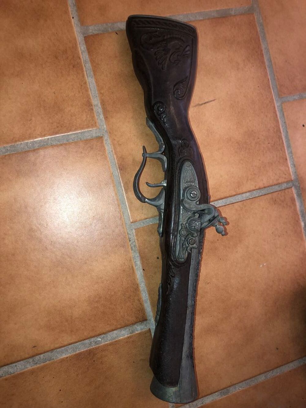 ancien pistolet de d&eacute;coration 