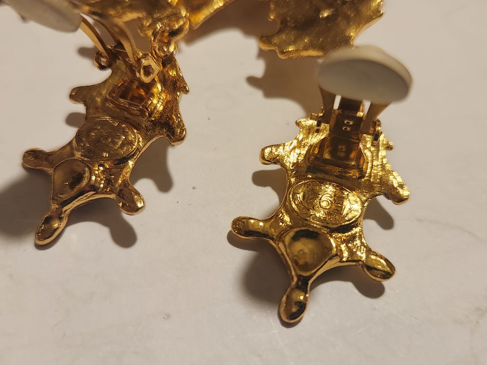 BO Clip croisillons email bleu + pendantes + perle C.LACROIX Bijoux et montres