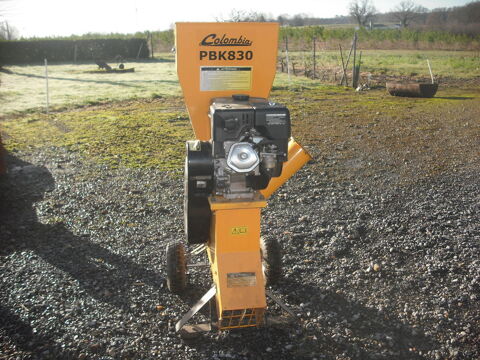  BROYEUR DE BRANCHES PBK830
1 40330 Amou