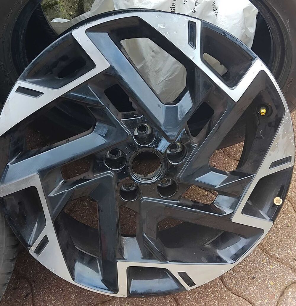 Pneu voiture - roue  occasion 80440 Dommartin