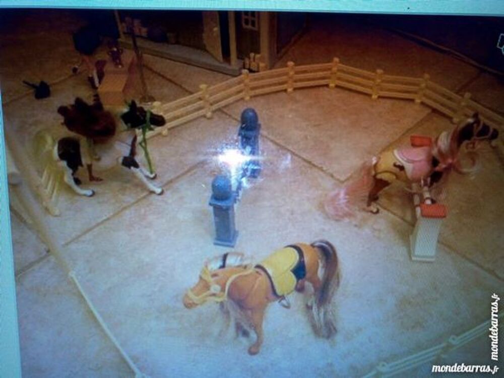 HORSELAND complet + 3 chevaux Jeux / jouets