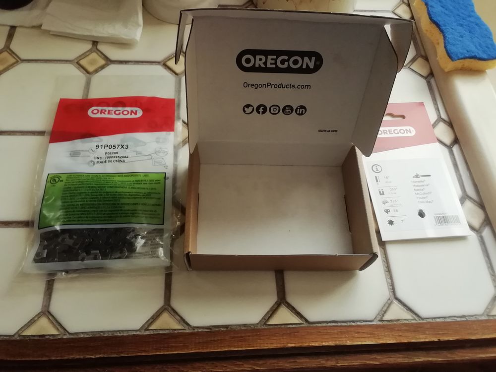 Cha&icirc;ne neuve de tron&ccedil;onneuse Oregon pour guide de 40 cm Bricolage
