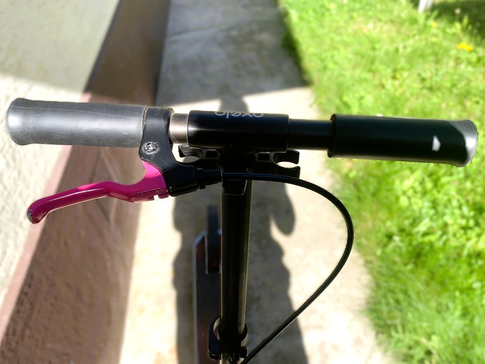 Trottinette Oxelo MID9 rose pliable avec b&eacute;quille + casque - Sports