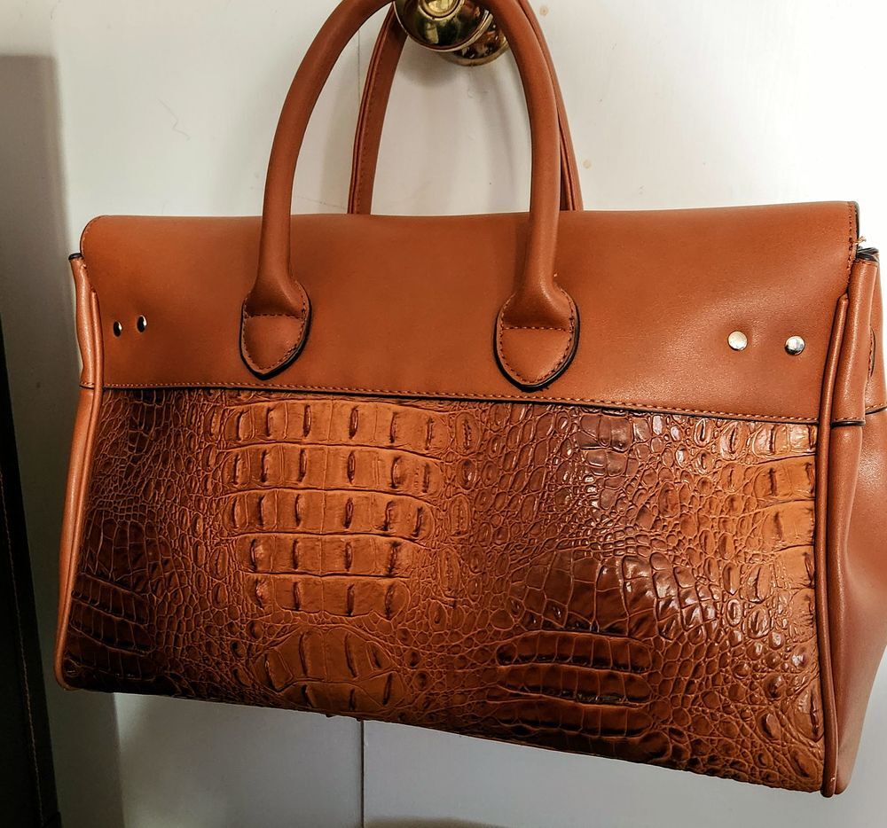 Tr&egrave;s rare sac neuf MacDouglas en cuir Maroquinerie