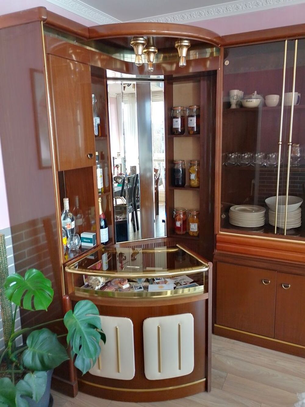Meuble bar - buffet ann&eacute;es 70
Meubles