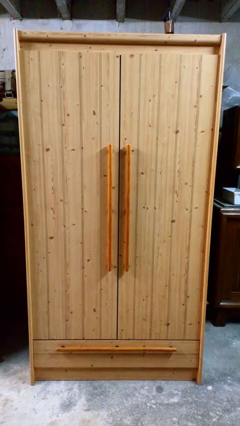 Armoire en pin 0 Ferrires-en-Gtinais (45)