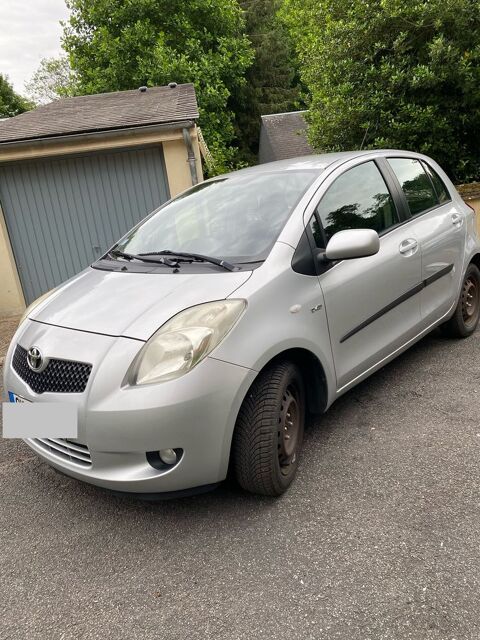 Toyota yaris 1.4 - 90 D-4D