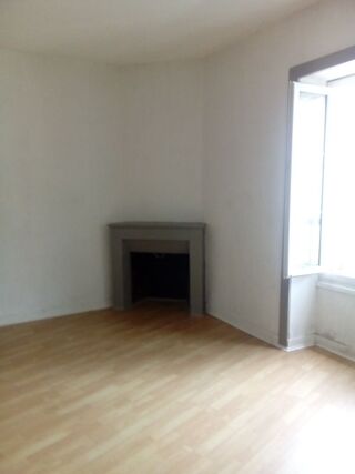 Maison à louer 4 pièces 95 m² Javerlhac-et-la-chapelle-saint-robert