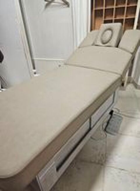   Table de  massage et tabouret 