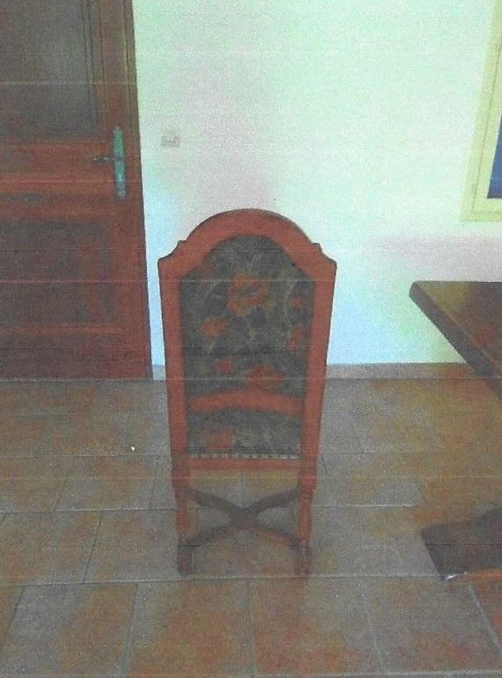 LOT DE 6 CHAISES DE STYLE Meubles