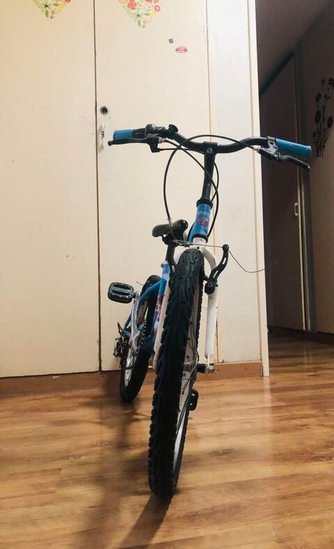 V�lo enfant DECATHLON 20 pouces - Bleu et Blanc - 20 � 20 Strasbourg (67)