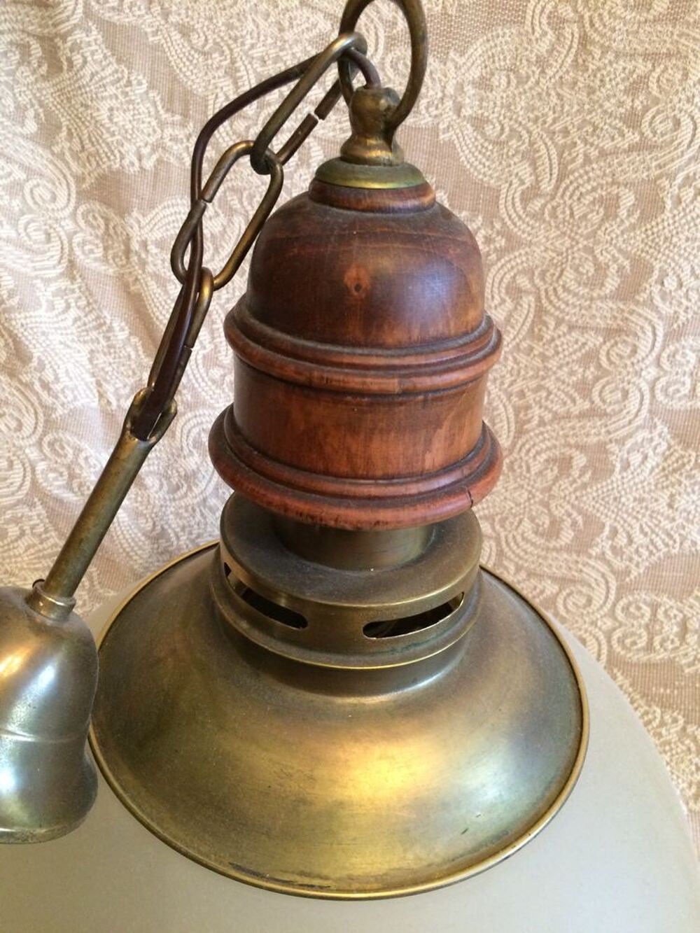 LUSTRE RUSTIQUE VERRE - BOIS ET LAITON Décoration
