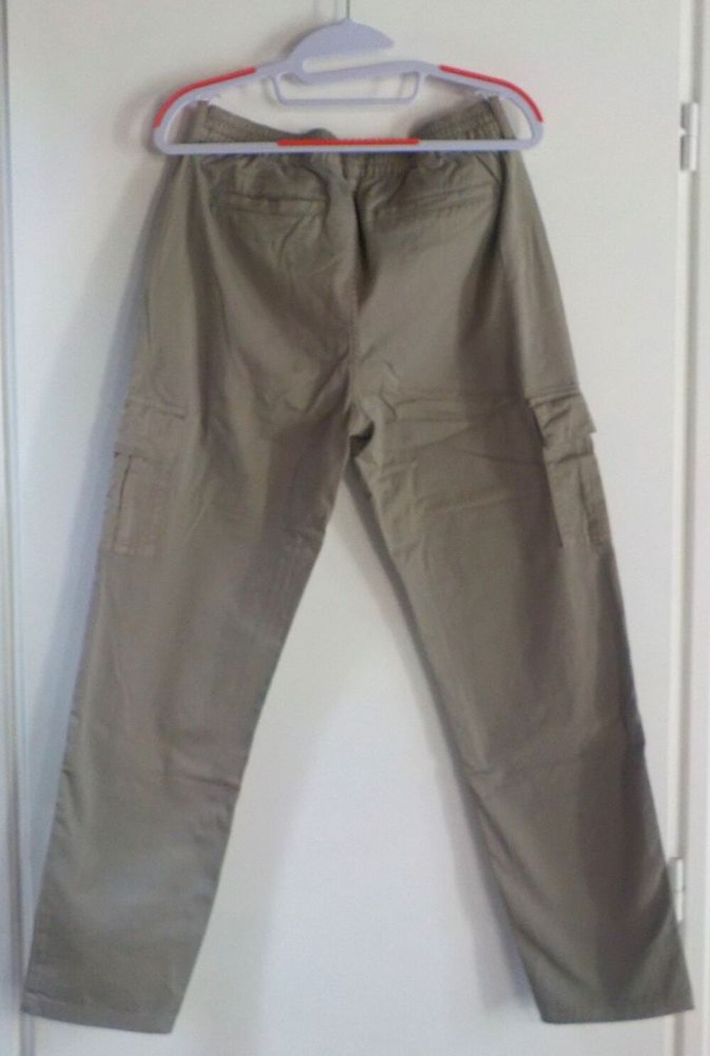 PANTALON MARRON CLAIR KIABI TAILLE 38
Vtements