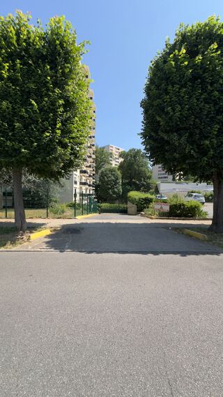  Parking / Garage  louer 13 m