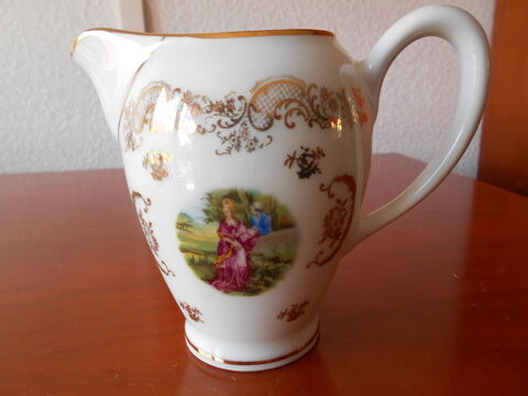 Petite cruche ancienne en porcelaine 8 �chenoz-la-M�line (70)