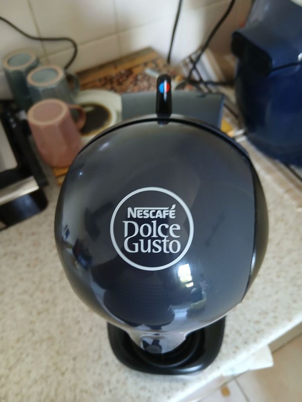 Cafeti&egrave;re dolce gusto + support &agrave; dosettes
Cuisine