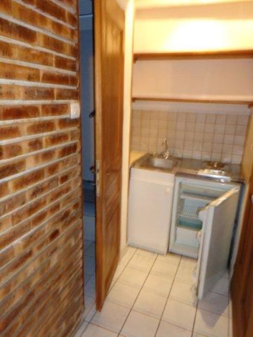 Location Appartement Studio Reims centre  rue Gambetta avec meubles Reims
