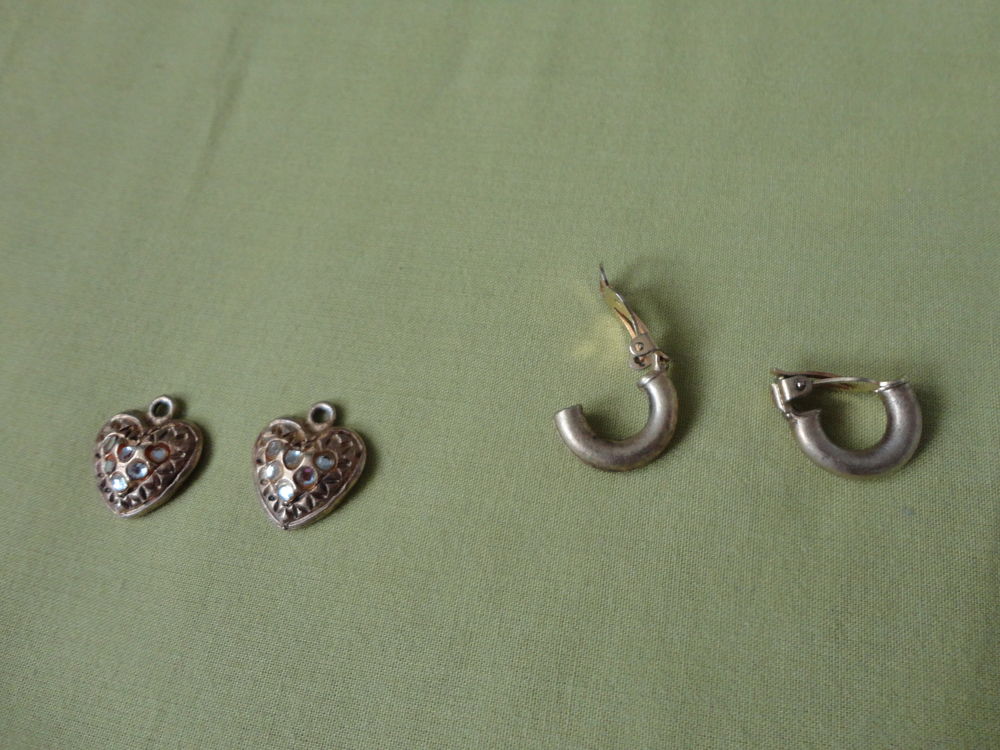 PENDENTIF / MEDAILLE / BOUCLE D'OREILLES Bijoux et montres