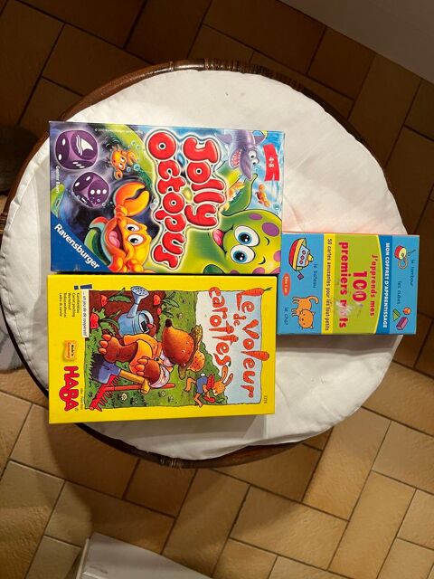 4 jeux enfants bas.
3 Amn�ville (57)