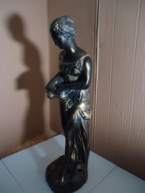 Statuette couleur bronze, hauteur 84 cm. 20 Le Boulou (66)