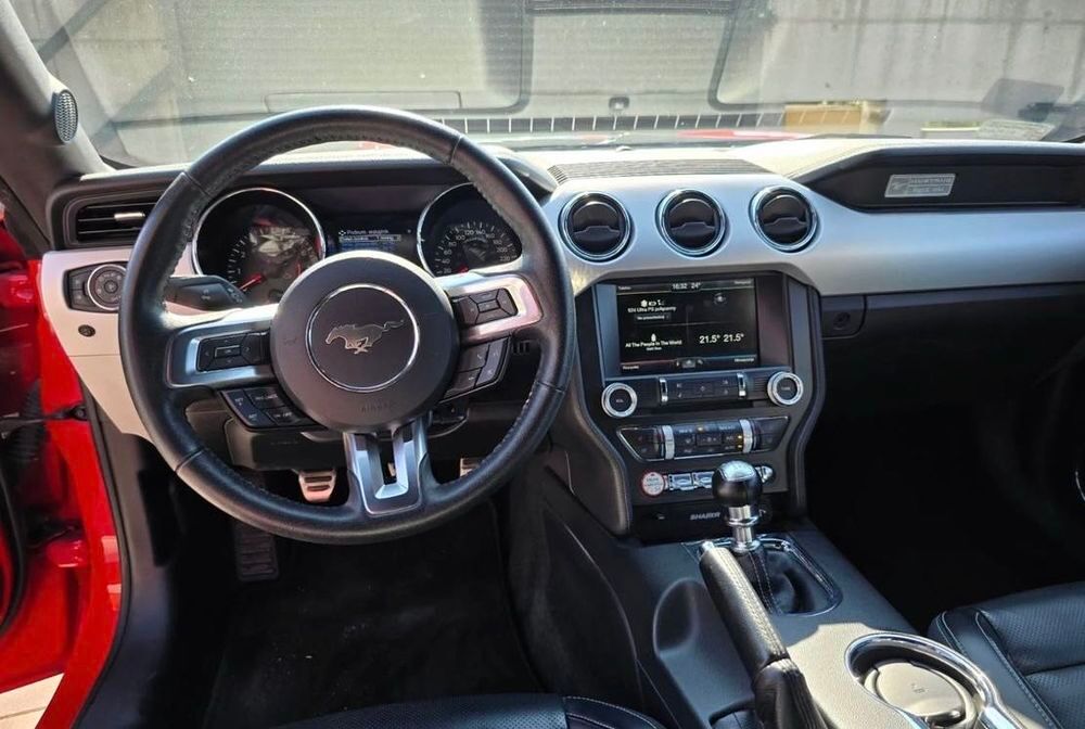 Mustang Fastback 2.3 EcoBoost 317 2016 occasion 28000 Chartres