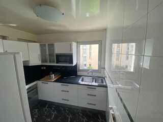  Appartement à louer 4 pièces 92 m²