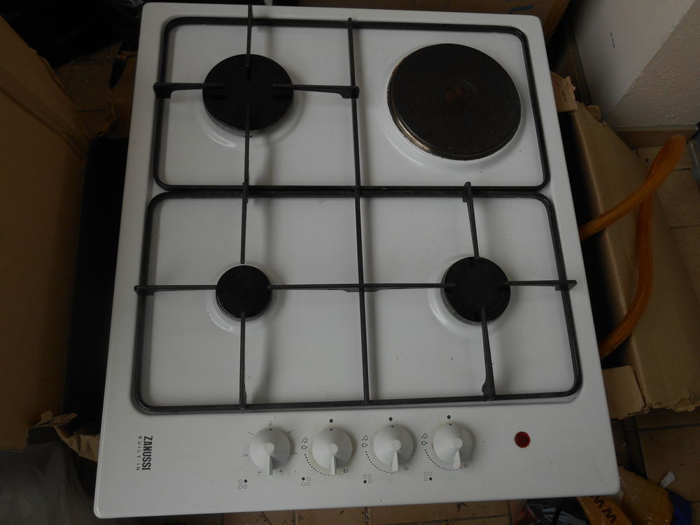 UNE PLAQUE DE CUISSON Cuisine