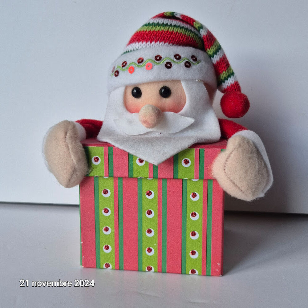 Boite cadeau p&egrave;re Noel en carton &eacute;pais Décoration