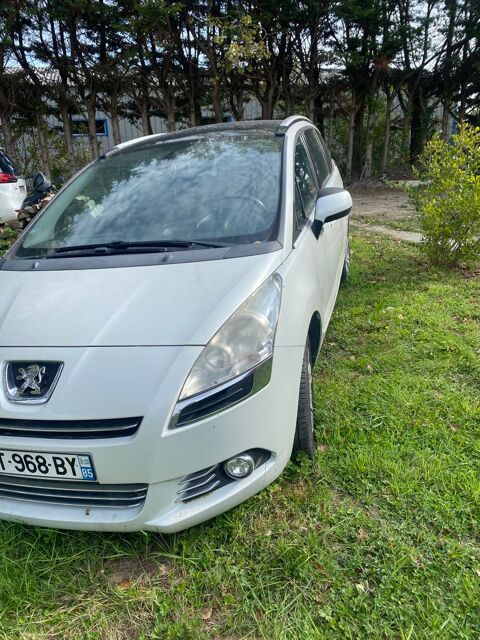 Peugeot 5008 2.0 HDi 150ch FAP BVM6 Premium Pack 5pl