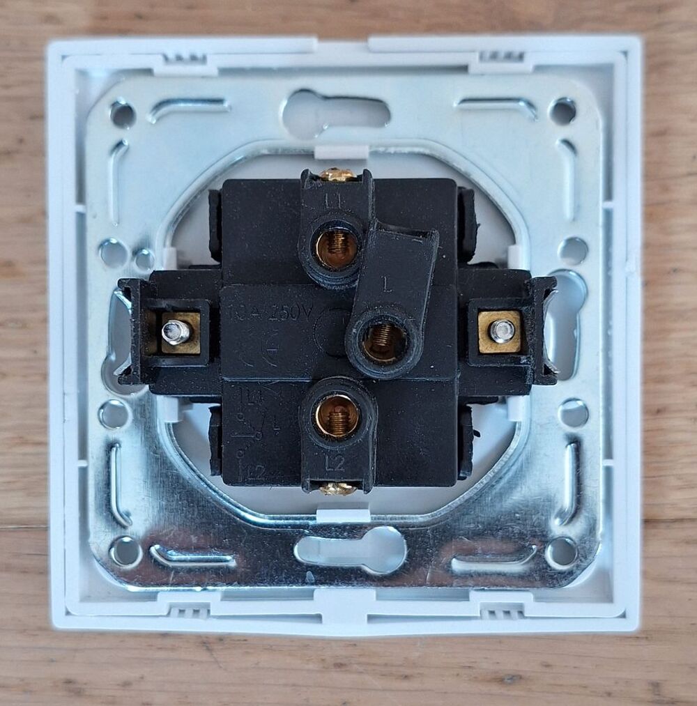 Lot de 3 interrupteurs - inverseurs de volet roulant (NEUFS) Bricolage