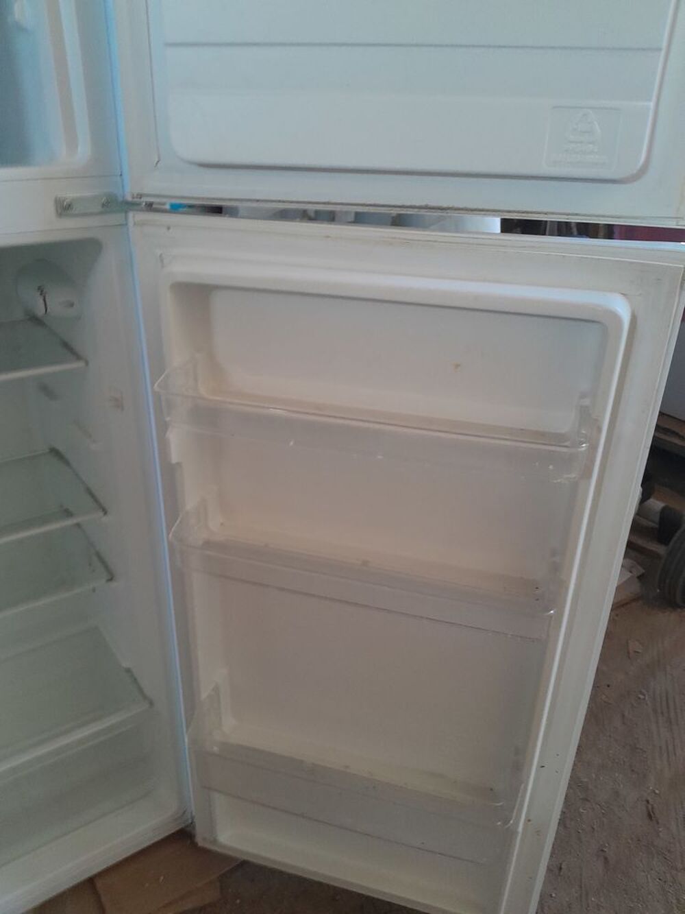 R&eacute;frig&eacute;rateur cong&eacute;lateur 210 litres Electroménager