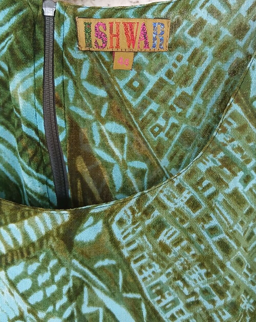 robe l&eacute;g&egrave;re ton vert Vêtements