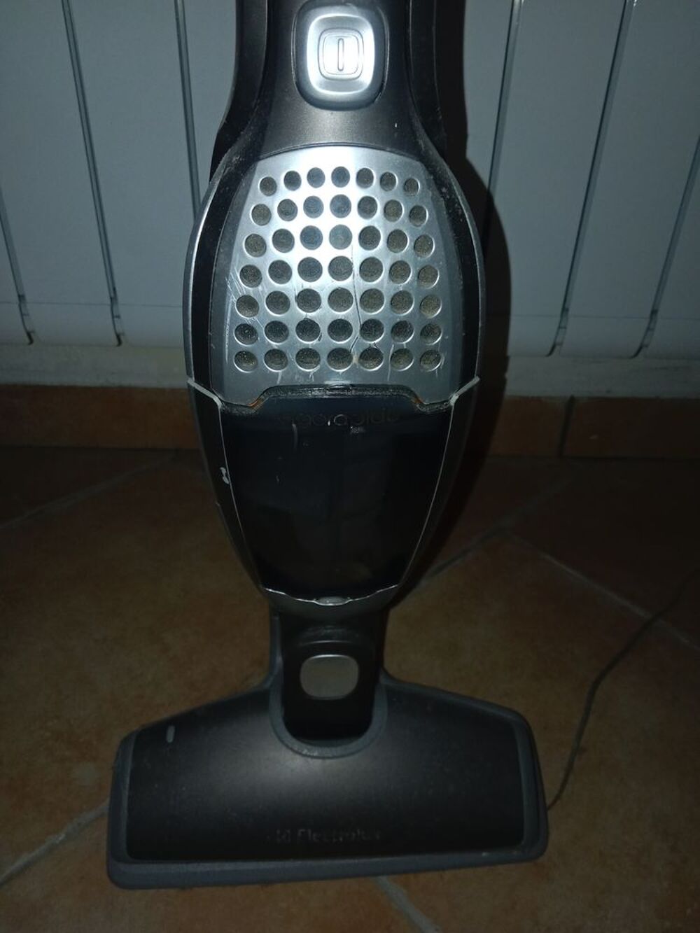 Aspirateur rechargeable balai ELECTROLUX
Tr&egrave;s bon &eacute;tat Electroménager