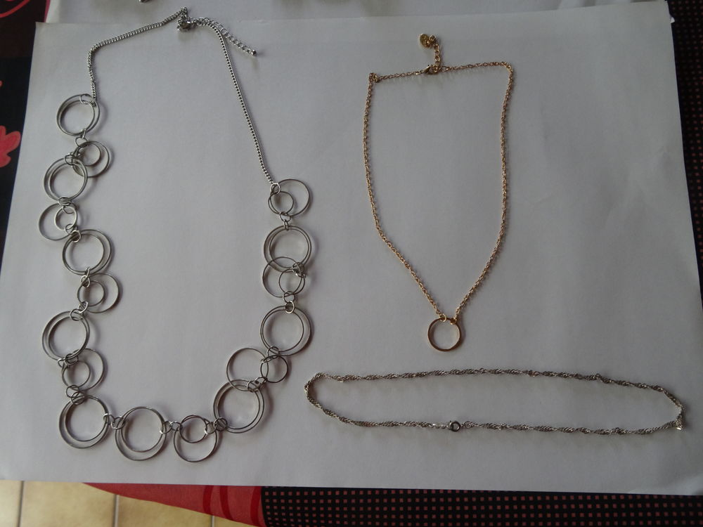 colliers et chaine Bijoux et montres