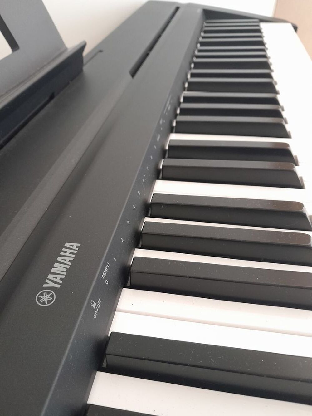 Piano &eacute;lectrique Yamaha comme neuf + tabouret/p&eacute;dale/casque Instruments de musique