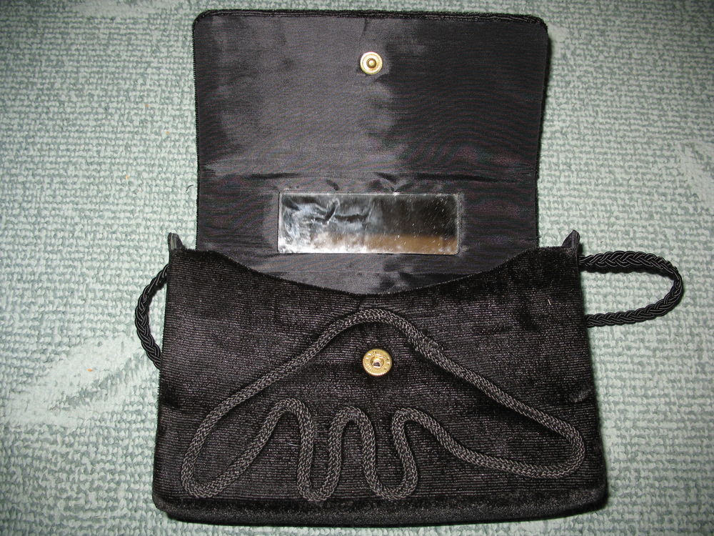 F&ecirc;tes : Petit sac &agrave; main de soir&eacute;e en velours Maroquinerie