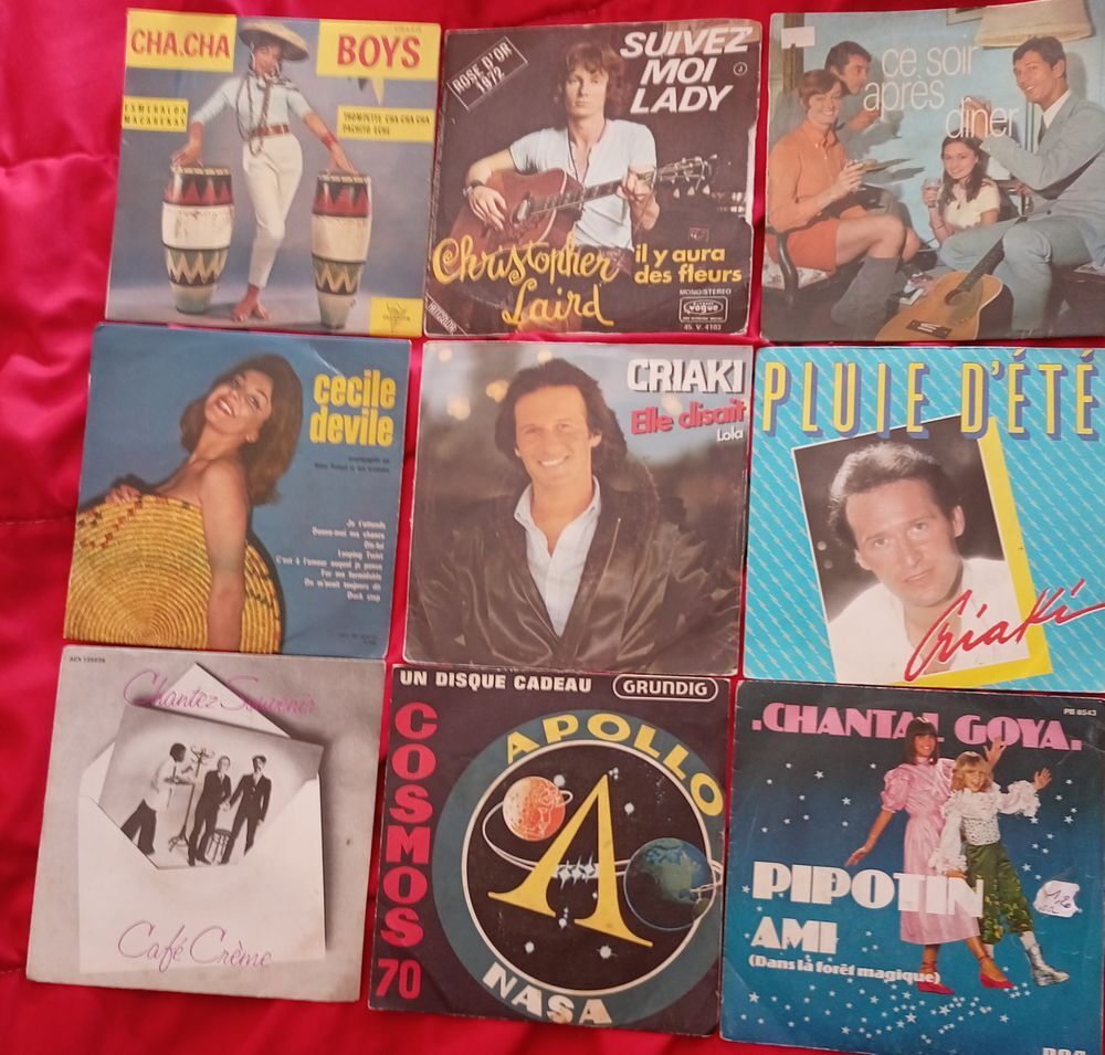 LOT DE 61 X 45 TOURS FRANCAIS / C CD et vinyles