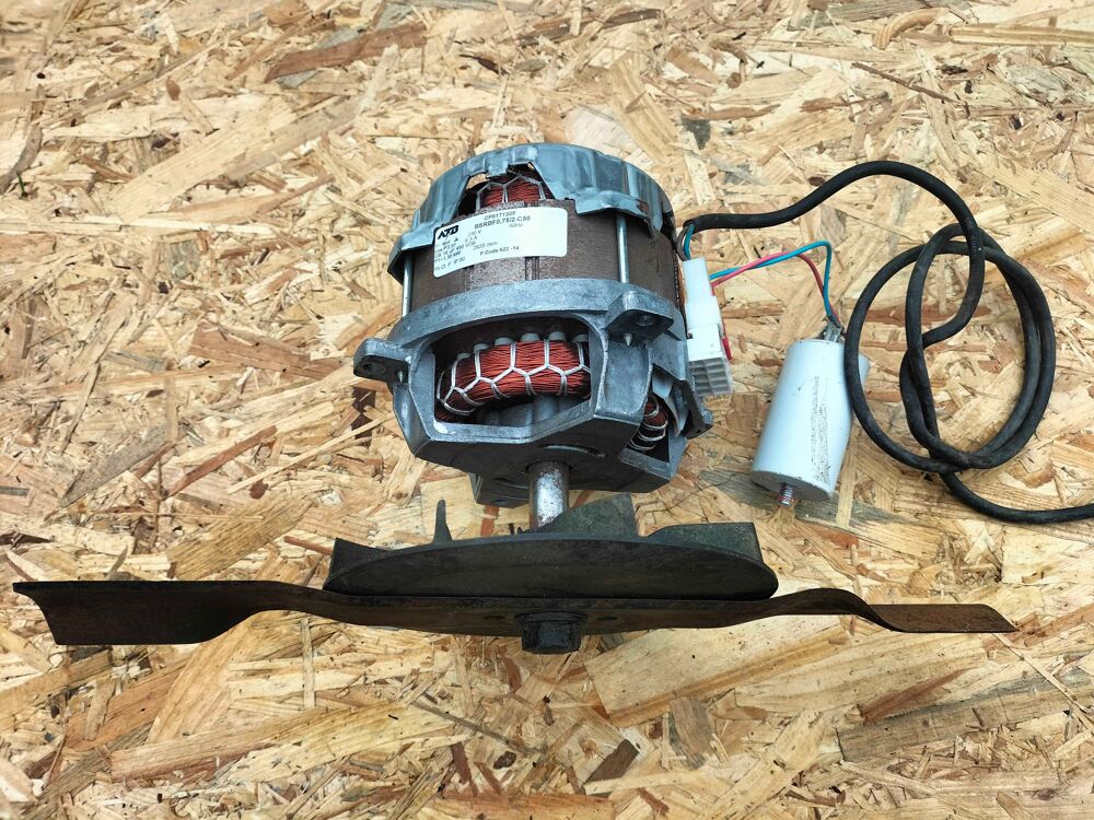 moteur tondeuse &eacute;lectrique Bricolage