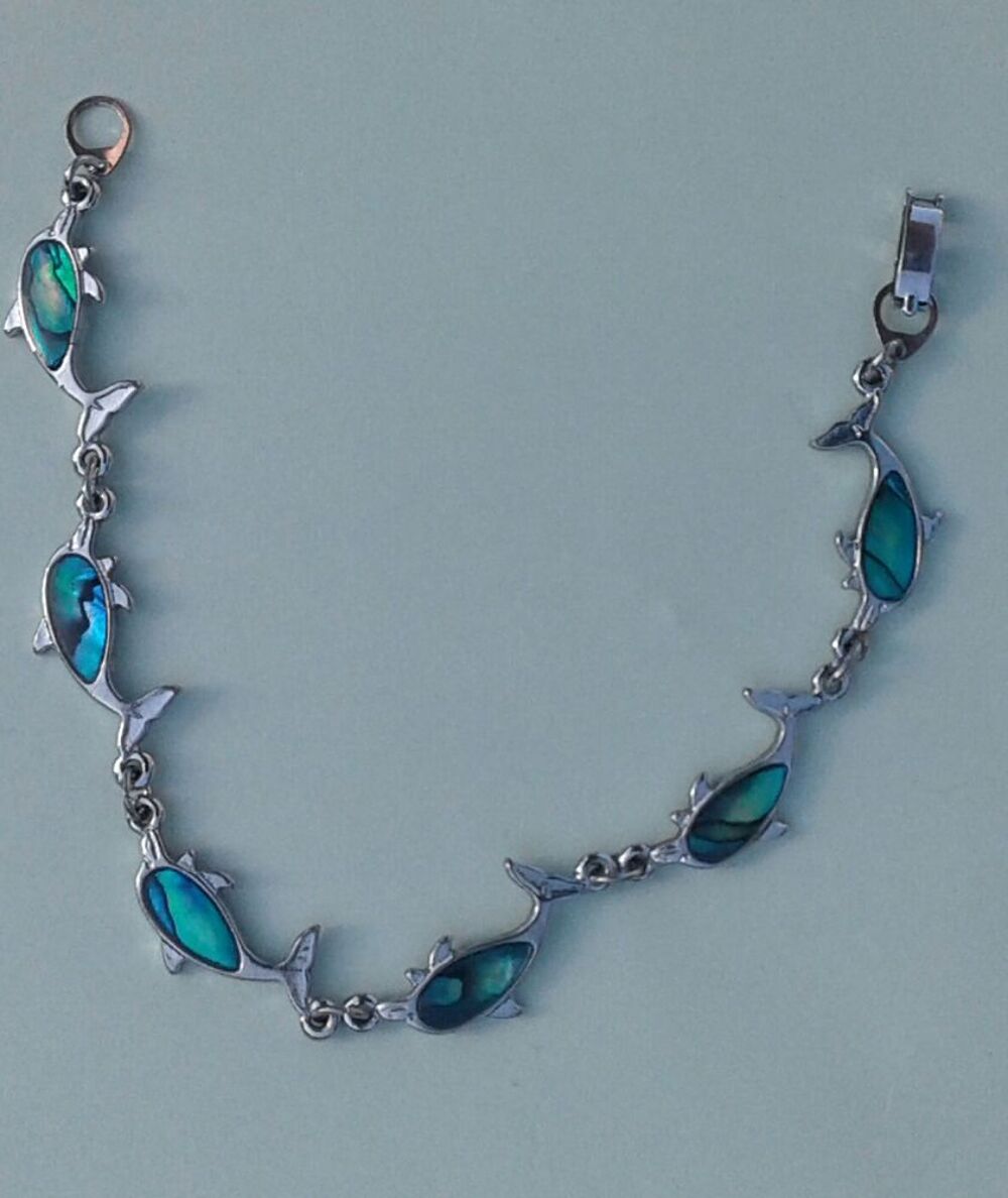 Bracelet grands dauphins 5 euros
Bijoux et montres