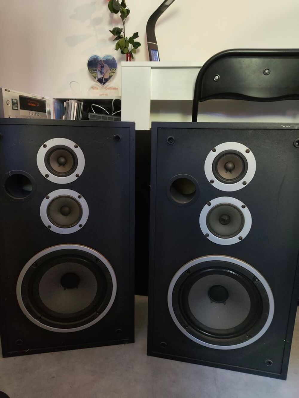 Enceintes hi-fi noires Audio et hifi